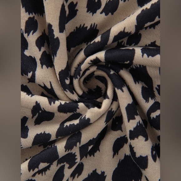 BLOOMING JELLY |  Leopard Print Long Sleeve Top - Picture 4 of 4